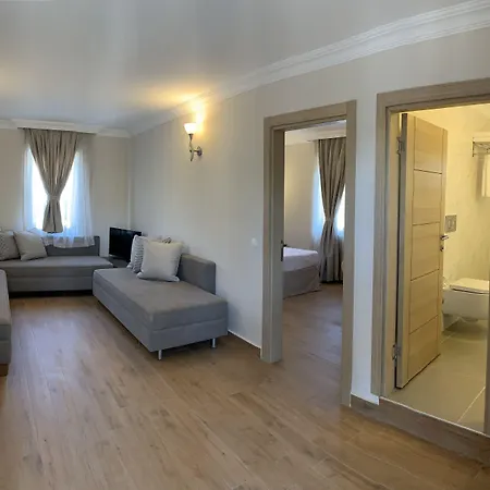 Moonshine & Hotel 3*