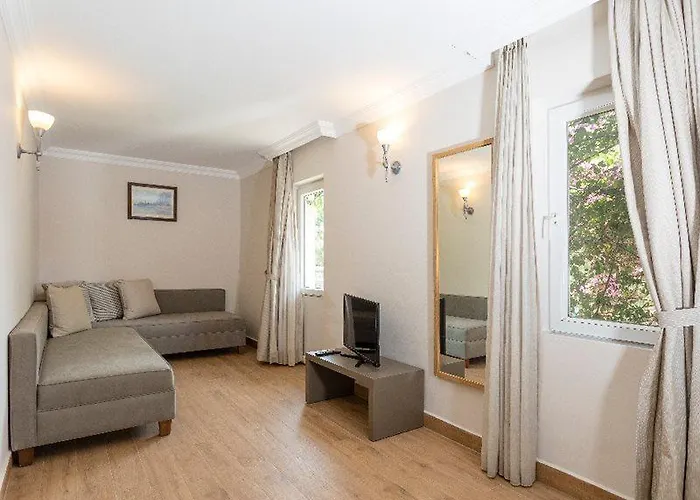 Moonshine & 3* Bodrum