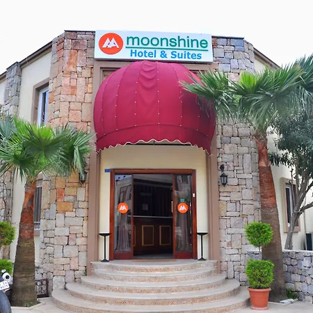 Moonshine & 酒店 3*