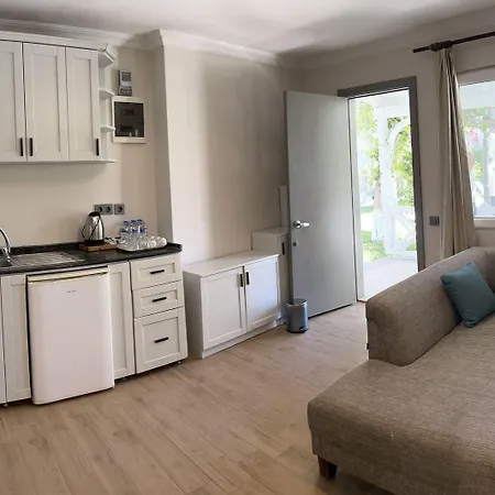 Moonshine & 酒店 博德鲁姆