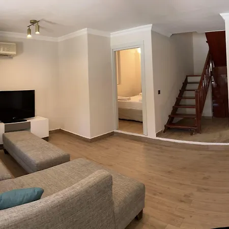 酒店 Moonshine & 博德鲁姆