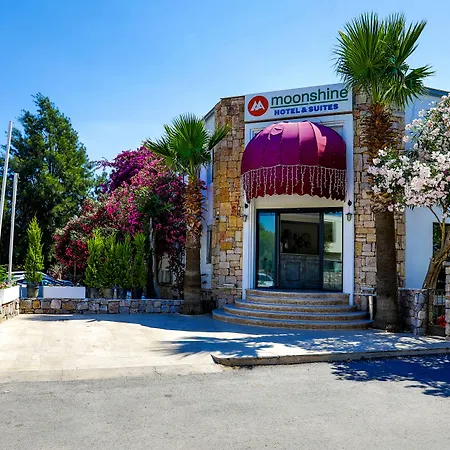 Otel Moonshine &