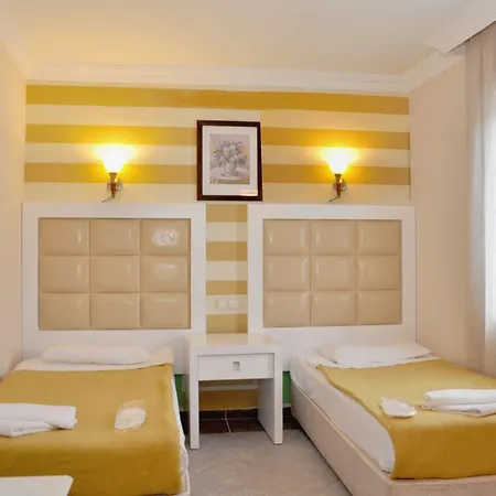 Otel Moonshine &