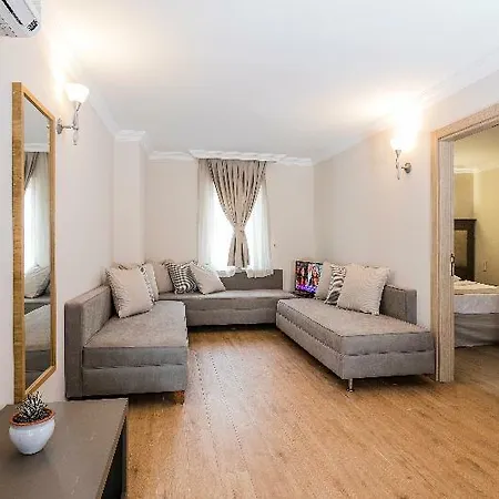 酒店 Moonshine & 博德鲁姆