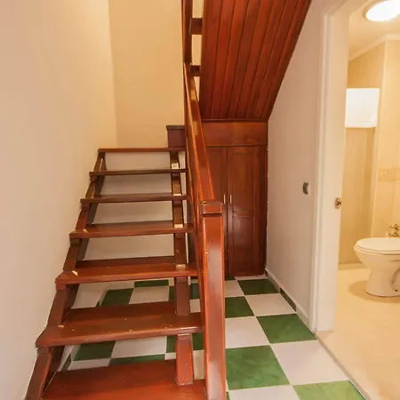 Moonshine & Hotel 3*