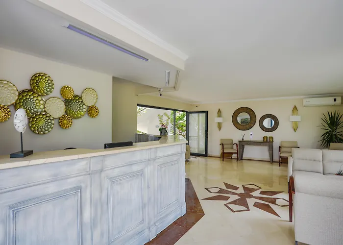 Ξενοδοχείο Moonshine &